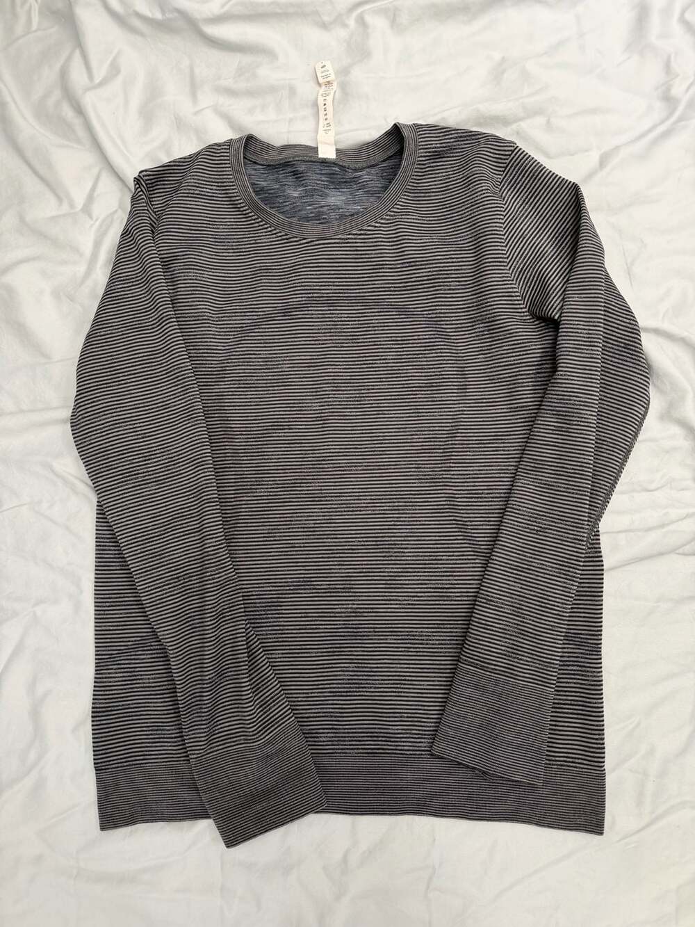 Lululemon Swiftly Tech Long Sleeve Crew Shirt Striped Gray Size 6